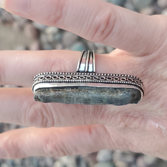 New Oversized Rough Kyanite 925 Silver Statement Ring. - Picture 6 of 13